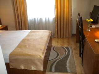 Отель Hotel Crisana Arad Арад Двухместный номер с 1 кроватью размера "queen-size"-1